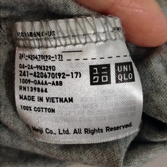 Uniqlo women's grey tee size S - Picture 5 of 5